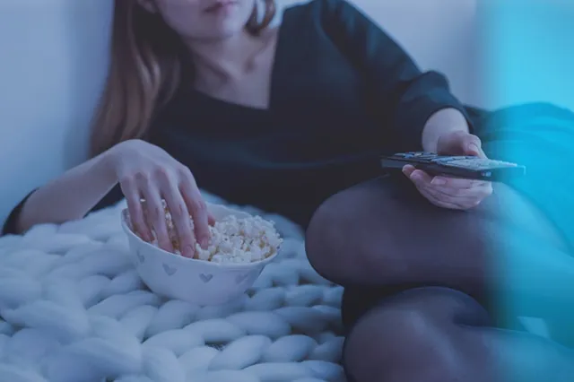 woman-watching-tv